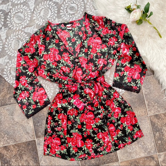 Y2K black and red flower print satin robe - Picture 1 of 4